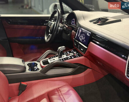 Белый Порше Каен, объемом двигателя 2.89 л и пробегом 23 тыс. км за 79000 $, фото 25 на Automoto.ua