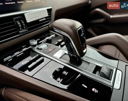 Белый Порше Каен, объемом двигателя 3 л и пробегом 61 тыс. км за 94490 $, фото 27 на Automoto.ua