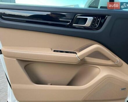 Белый Порше Каен, объемом двигателя 3 л и пробегом 100 тыс. км за 59990 $, фото 14 на Automoto.ua