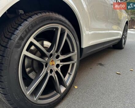 Белый Порше Каен, объемом двигателя 3 л и пробегом 61 тыс. км за 95000 $, фото 24 на Automoto.ua