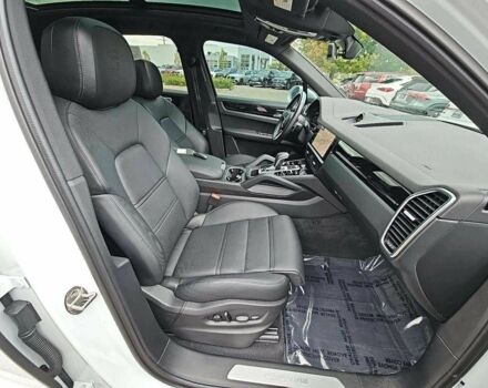 Білий Порше Cayenne, об'ємом двигуна 0 л та пробігом 20 тис. км за 24000 $, фото 7 на Automoto.ua