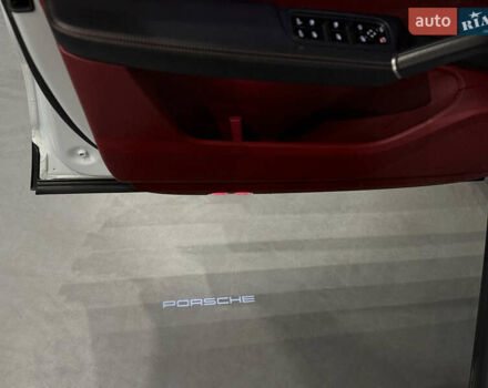 Белый Порше Каен, объемом двигателя 2.89 л и пробегом 23 тыс. км за 79000 $, фото 23 на Automoto.ua