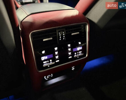 Белый Порше Каен, объемом двигателя 2.89 л и пробегом 23 тыс. км за 79000 $, фото 26 на Automoto.ua