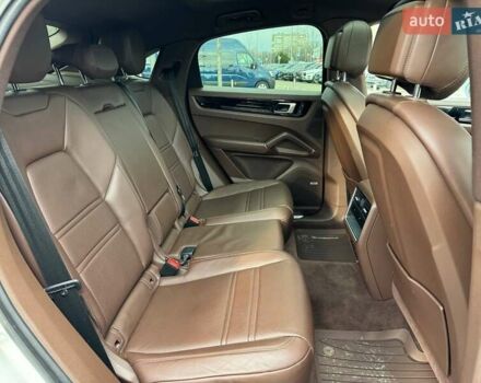 Белый Порше Каен, объемом двигателя 3 л и пробегом 61 тыс. км за 94490 $, фото 9 на Automoto.ua