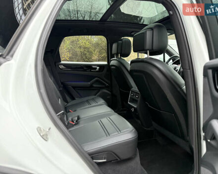 Белый Порше Каен, объемом двигателя 3 л и пробегом 23 тыс. км за 69900 $, фото 55 на Automoto.ua