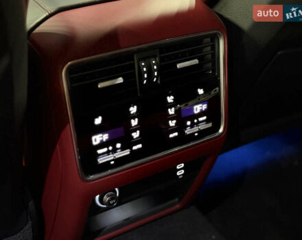 Белый Порше Каен, объемом двигателя 2.89 л и пробегом 23 тыс. км за 79000 $, фото 31 на Automoto.ua