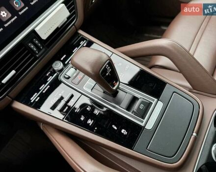 Белый Порше Каен, объемом двигателя 3 л и пробегом 61 тыс. км за 94490 $, фото 30 на Automoto.ua