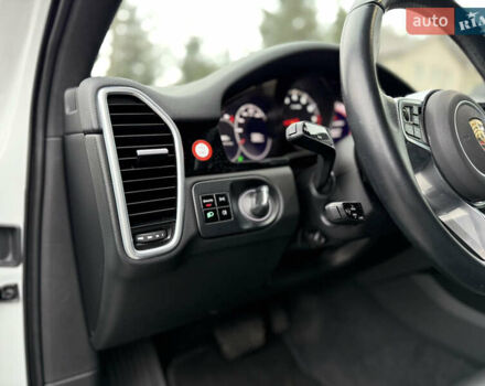 Белый Порше Каен, объемом двигателя 3 л и пробегом 23 тыс. км за 69900 $, фото 31 на Automoto.ua