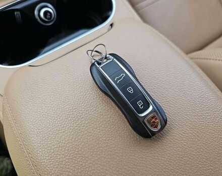 Білий Порше Cayenne, об'ємом двигуна 0 л та пробігом 37 тис. км за 27000 $, фото 10 на Automoto.ua