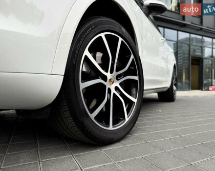 Белый Порше Каен, объемом двигателя 3 л и пробегом 23 тыс. км за 69900 $, фото 3 на Automoto.ua