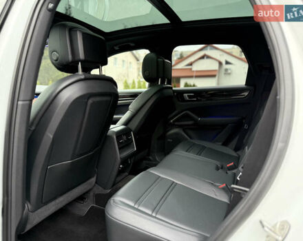 Белый Порше Каен, объемом двигателя 3 л и пробегом 23 тыс. км за 69900 $, фото 47 на Automoto.ua