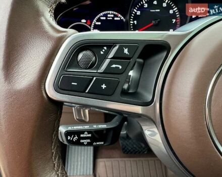 Белый Порше Каен, объемом двигателя 3 л и пробегом 61 тыс. км за 94490 $, фото 17 на Automoto.ua