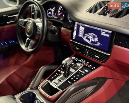 Белый Порше Каен, объемом двигателя 2.89 л и пробегом 23 тыс. км за 79000 $, фото 24 на Automoto.ua