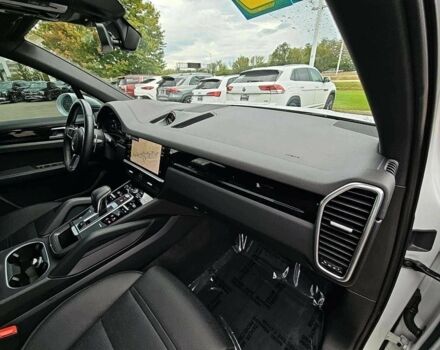 Порше Cayenne 2021 у Дніпро (Дніпропетровську) на Automoto.ua Білий Порше Cayenne, об'ємом двигуна 0 л та пробігом 20 тис. км за 24000 $, фото 5 на Automoto.ua