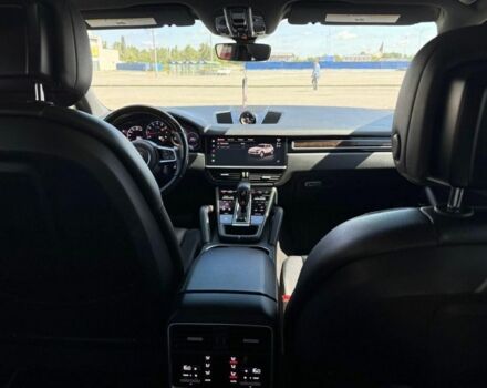 Білий Порше Cayenne, об'ємом двигуна 0 л та пробігом 68 тис. км за 65000 $, фото 6 на Automoto.ua