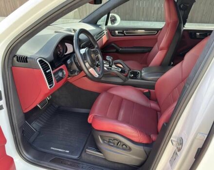 Білий Порше Cayenne, об'ємом двигуна 4 л та пробігом 19 тис. км за 31000 $, фото 8 на Automoto.ua