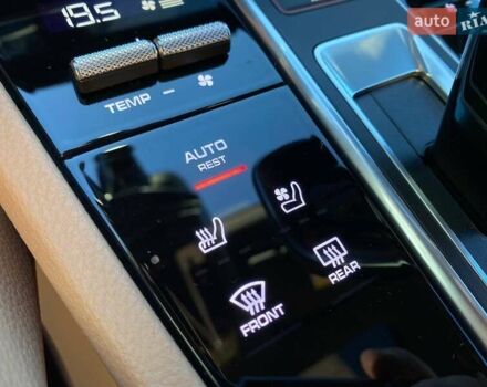 Білий Порше Cayenne, об'ємом двигуна 2.89 л та пробігом 32 тис. км за 83850 $, фото 18 на Automoto.ua