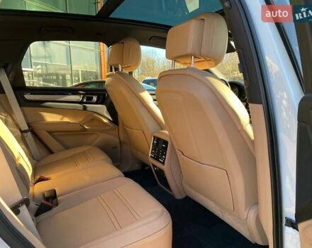 Білий Порше Cayenne, об'ємом двигуна 2.89 л та пробігом 32 тис. км за 83850 $, фото 25 на Automoto.ua