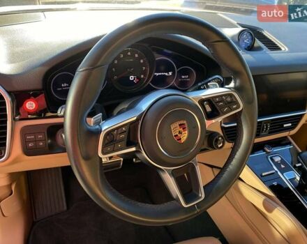 Білий Порше Cayenne, об'ємом двигуна 2.89 л та пробігом 32 тис. км за 83850 $, фото 13 на Automoto.ua