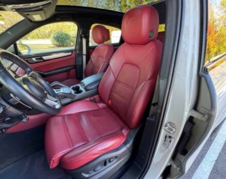 Білий Порше Cayenne, об'ємом двигуна 3 л та пробігом 29 тис. км за 39700 $, фото 9 на Automoto.ua