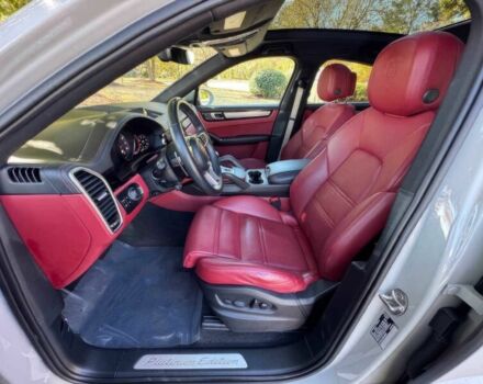 Білий Порше Cayenne, об'ємом двигуна 3 л та пробігом 29 тис. км за 39700 $, фото 8 на Automoto.ua