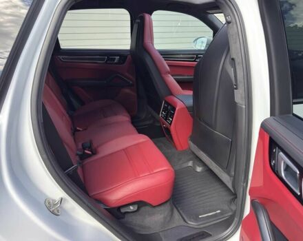 Білий Порше Cayenne, об'ємом двигуна 4 л та пробігом 19 тис. км за 31000 $, фото 10 на Automoto.ua