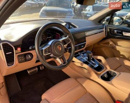 Білий Порше Cayenne, об'ємом двигуна 2.89 л та пробігом 32 тис. км за 83850 $, фото 10 на Automoto.ua