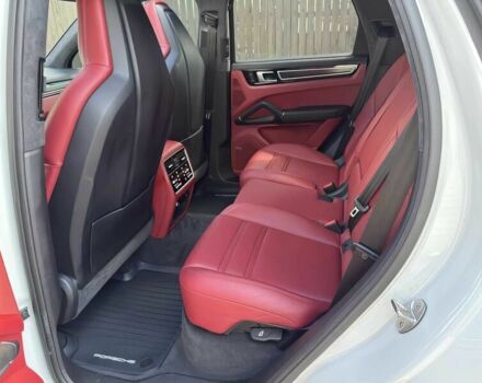 Білий Порше Cayenne, об'ємом двигуна 4 л та пробігом 19 тис. км за 31000 $, фото 11 на Automoto.ua