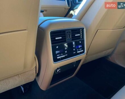 Білий Порше Cayenne, об'ємом двигуна 2.89 л та пробігом 32 тис. км за 83850 $, фото 23 на Automoto.ua