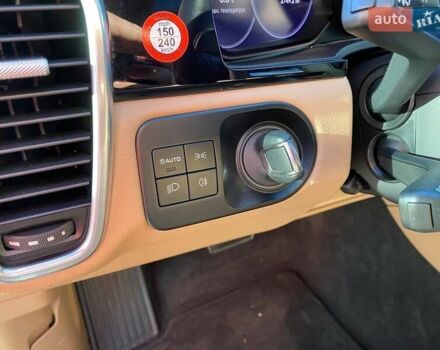 Білий Порше Cayenne, об'ємом двигуна 2.89 л та пробігом 32 тис. км за 83850 $, фото 12 на Automoto.ua