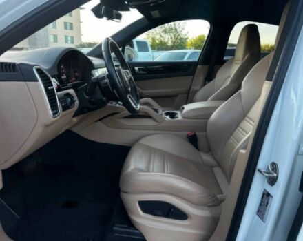 Білий Порше Cayenne, об'ємом двигуна 3 л та пробігом 24 тис. км за 45000 $, фото 6 на Automoto.ua