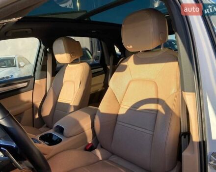 Білий Порше Cayenne, об'ємом двигуна 2.89 л та пробігом 32 тис. км за 83850 $, фото 20 на Automoto.ua