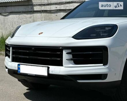 Білий Порше Cayenne, об'ємом двигуна 3 л та пробігом 10 тис. км за 115000 $, фото 2 на Automoto.ua