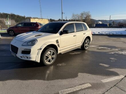 Білий Порше Cayenne, об'ємом двигуна 4.8 л та пробігом 270 тис. км за 6800 $, фото 1 на Automoto.ua