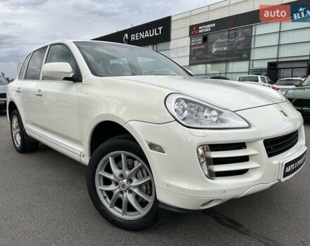 Білий Порше Cayenne, об'ємом двигуна 4.81 л та пробігом 181 тис. км за 8700 $, фото 1 на Automoto.ua