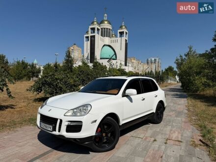 Білий Порше Cayenne, об'ємом двигуна 4.8 л та пробігом 250 тис. км за 7350 $, фото 1 на Automoto.ua