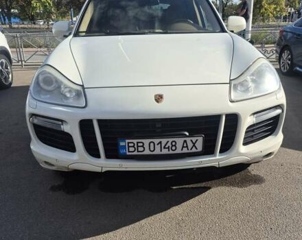 Білий Порше Cayenne, об'ємом двигуна 4.8 л та пробігом 150 тис. км за 8000 $, фото 1 на Automoto.ua