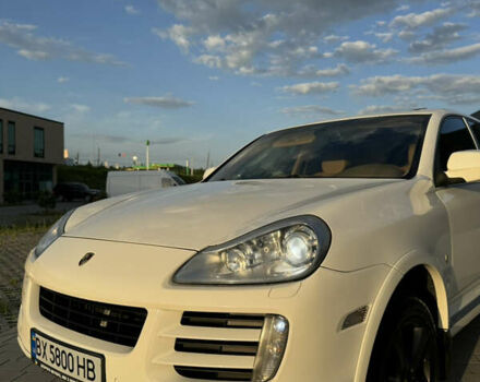 Білий Порше Cayenne, об'ємом двигуна 3.6 л та пробігом 330 тис. км за 12000 $, фото 1 на Automoto.ua