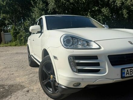 Білий Порше Cayenne, об'ємом двигуна 3.6 л та пробігом 344 тис. км за 9400 $, фото 1 на Automoto.ua
