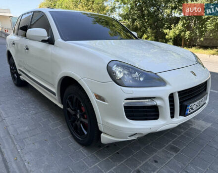 Білий Порше Cayenne, об'ємом двигуна 4.8 л та пробігом 198 тис. км за 11950 $, фото 1 на Automoto.ua