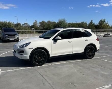 Білий Порше Cayenne, об'ємом двигуна 3.6 л та пробігом 240 тис. км за 18000 $, фото 1 на Automoto.ua