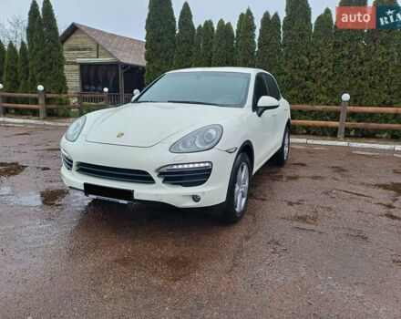 Белый Порше Каен, объемом двигателя 4.81 л и пробегом 168 тыс. км за 14000 $, фото 1 на Automoto.ua