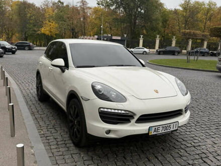 Порше Каен 2011 в Днепре (Днепропетровске) на Automoto.ua Белый Порше Каен, объемом двигателя 4.81 л и пробегом 197 тыс. км за 18500 $, фото 1 на Automoto.ua