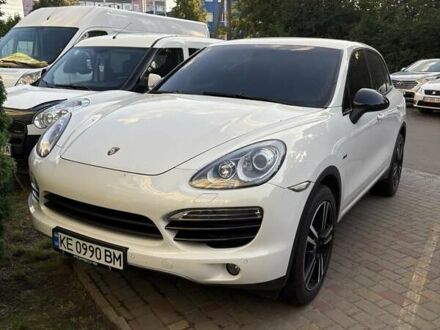 Порше Каен 2012 в Хмельницком на Automoto.ua Белый Порше Каен, объемом двигателя 2.97 л и пробегом 195 тыс. км за 21900 $, фото 1 на Automoto.ua