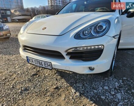 Белый Порше Каен, объемом двигателя 4.81 л и пробегом 118 тыс. км за 19999 $, фото 1 на Automoto.ua