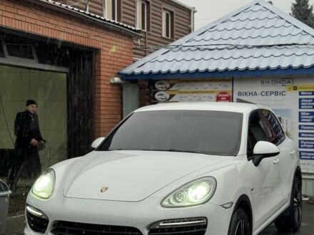 Белый Порше Каен, объемом двигателя 3 л и пробегом 200 тыс. км за 21500 $, фото 1 на Automoto.ua