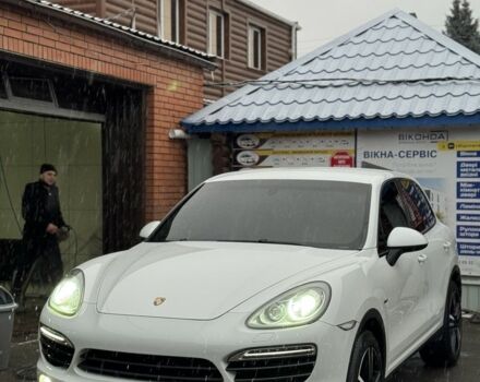 Белый Порше Каен, объемом двигателя 3 л и пробегом 200 тыс. км за 21500 $, фото 1 на Automoto.ua