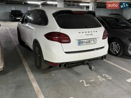 Белый Порше Каен, объемом двигателя 4.8 л и пробегом 195 тыс. км за 15500 $, фото 1 на Automoto.ua