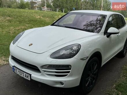 Порше Каен 2012 в Днепре (Днепропетровске) на Automoto.ua Белый Порше Каен, объемом двигателя 2.97 л и пробегом 170 тыс. км за 24900 $, фото 1 на Automoto.ua