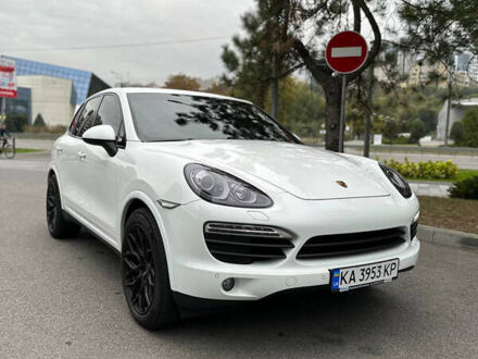 Порше Cayenne 2013 у Дніпро (Дніпропетровську) на Automoto.ua Білий Порше Cayenne, об'ємом двигуна 3.6 л та пробігом 132 тис. км за 22800 $, фото 1 на Automoto.ua